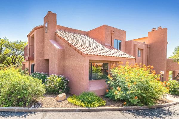 A la foto es mostra l'objecte Ventana Oasis situat a la ciutat de Tucson.