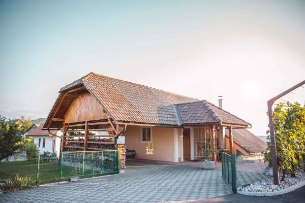 Auf dem Foto ist das Objekt Holiday home in Mirna Kranjska Krain 36158 in der Stadt Mokronog zu sehen.