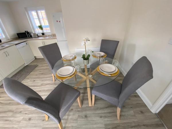 Foto 9: Westergate - 4 Bed Luxury Home with free parking