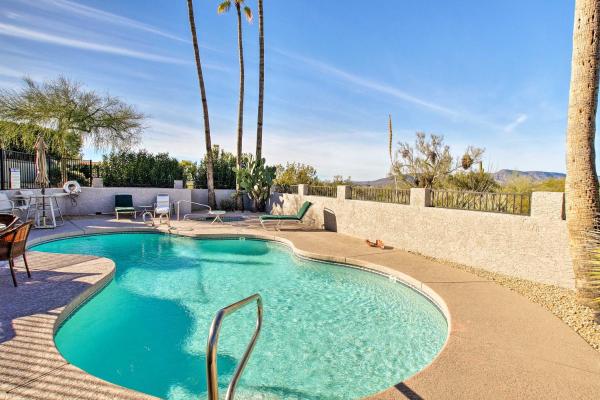 Na fotografii je vidět objekt Carefree Home Pool Access and Mountain Views! nacházející se ve městě Carefree.