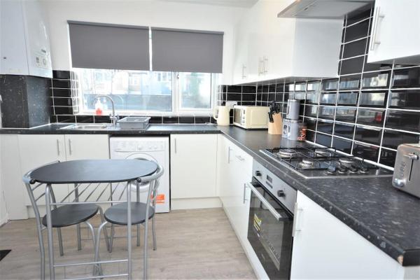 4 Bedroom House in East London, London