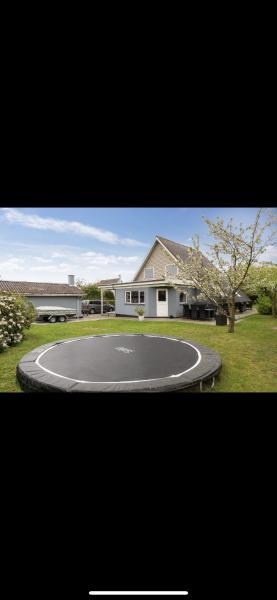 På bildet vises objektet Big villa in stege near møns klint with trampolin som ligger i byen Stege.