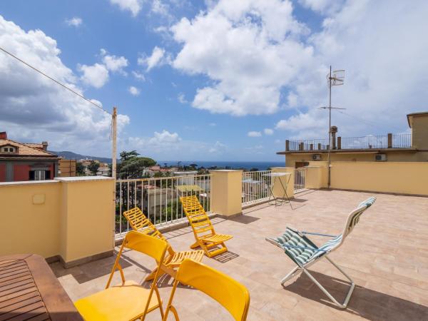 På bildet vises objektet La nave del tè - De Vivo Realty Meta di Sorrento som ligger i byen Meta.