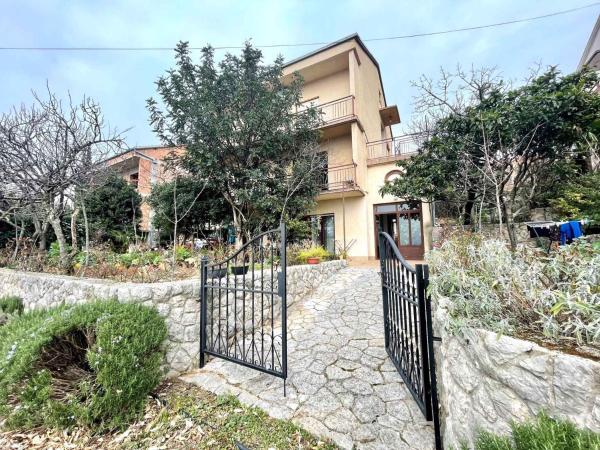 照片显示了位于Dramalj市的Apartment in Dramalj 44016物件。