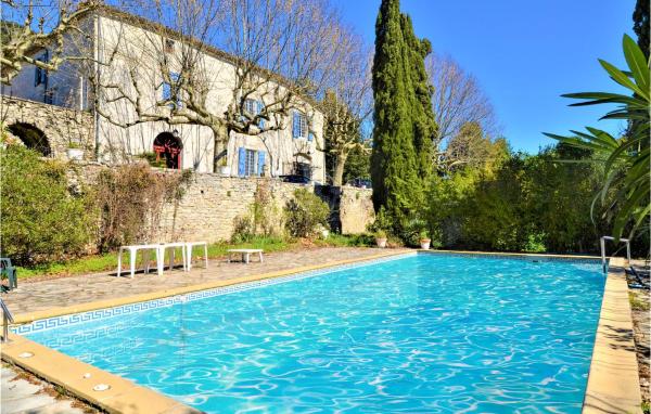 A la foto es mostra l'objecte Cozy Home In St-Hippolyte-Du-Fort situat a la ciutat de Conqueyrac.