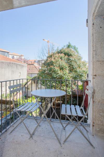 Liiiving in Porto - Historic Clérigos Apartments, Порту
