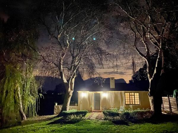 A la foto es mostra l'objecte Cabernet Cottage Be Still and Know situat a la ciutat de Groendal.