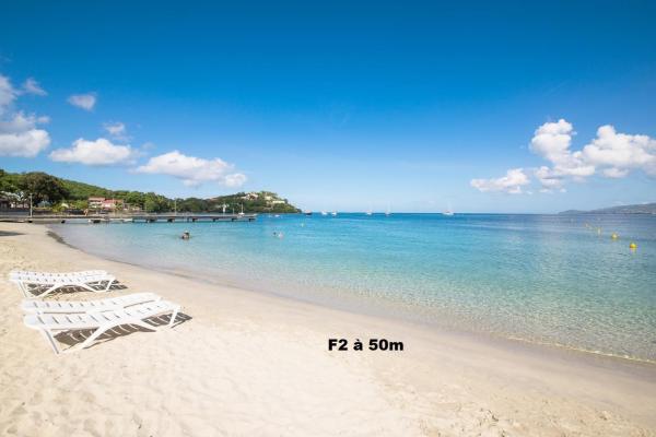 F2 proche plage Anse Mitan, Les Trois-Îlets