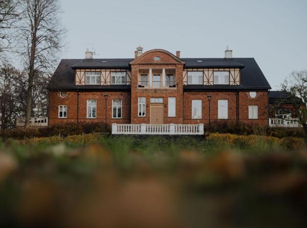 The photo shows the Piena muiža - Berghof Hotel & SPA located in the city of Aizpute.