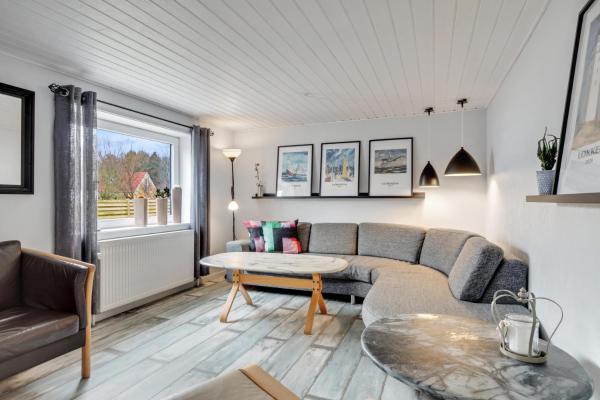 Large And Newly Renovated Holiday Home In Cozy Ingstrup - Løkken