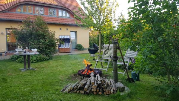 Auf dem Foto ist das Objekt Ferienhaus Leuchtfeuer - Buchungen ab 4 Übernachtungen in der Stadt Putgarten zu sehen.