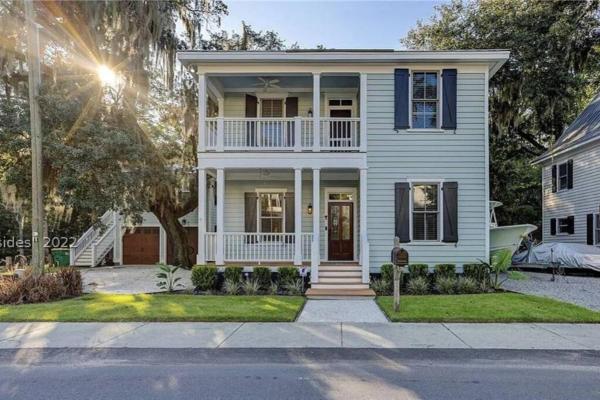 Na fotografii je vidět objekt The Bluffton Village Home - 5 BR in Old Town w Carriage Home nacházející se ve městě Bluffton.