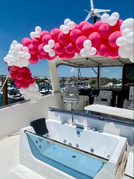 Auf dem Foto ist das Objekt COZY CONDO OCEAN 3xDECK YACHT in der Stadt Brooklyn zu sehen.