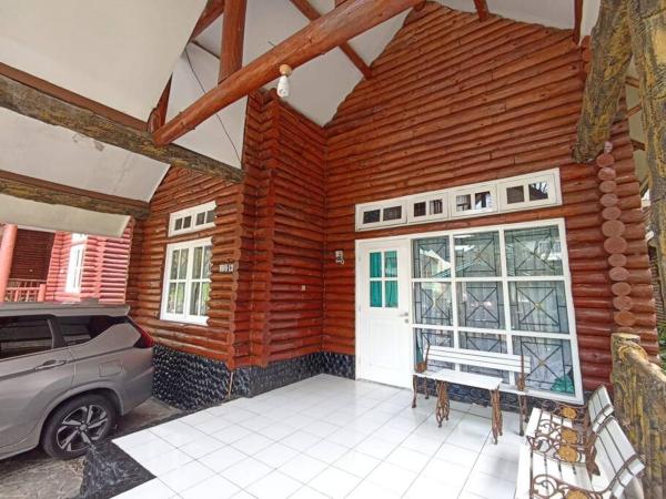 写真にはCikujang市にあるVilla Kota Bunga - Cipanasが写っています。