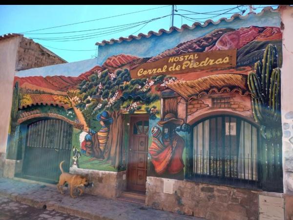 På bildet vises objektet Corral de Piedras som ligger i byen Humahuaca.
