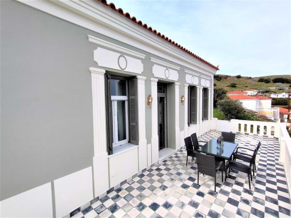 Spiti Sea View Neoclassical House in Stenies, Ándros