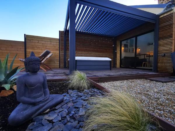 A la foto es mostra l'objecte Gîte avec Spa situat a la ciutat de Saint-Marcan.