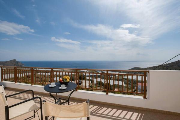 Na foto é possível ver o objeto Angelika House -Amazing Sea view localizado na cidade de Gerokampos Beach.