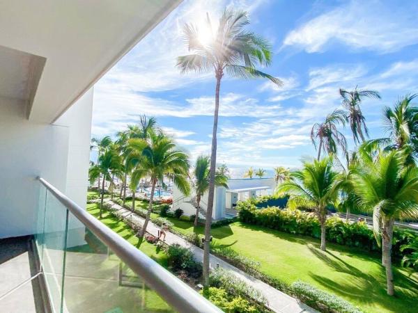 Large Beach Front 2bed/2bath Condo: Save $50+/nt! - Puerto Vallarta