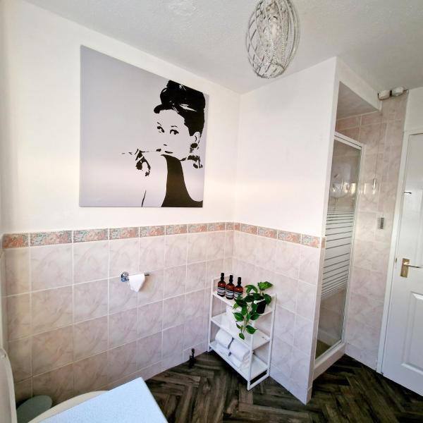 Φωτογραφία 8: Spacious & comfy Home- very close to NEC Birmingham ,HS2 & Airport- Perfect for contractors & groups- free parking & Fast WiFi