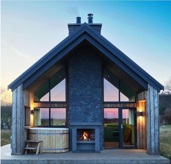 Kuvassa näkyy kohde Coastal Eco-Lodge with hottub Charleton Estate, joka sijaitsee kaupungissa Largoward.