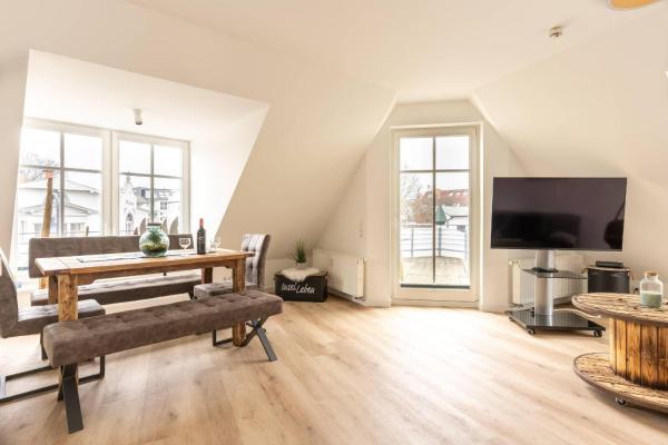 A la foto es mostra l'objecte Fewo-9-Kuestenliebe-Villa-Vogelsang-Binz-3-Raum-Balkon-Sauna-Parkplatz-Strandnah situat a la ciutat de Binz.