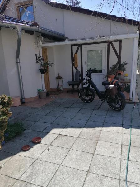 En la foto se muestra el objeto Kleines Haus im Oderbruch ubicado en la ciudad de Neulewin.