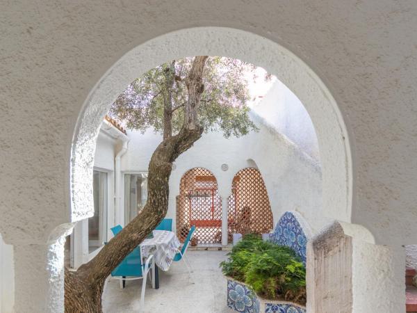 Na fotografii je vidět objekt Holiday Home Los Abuelos by Interhome nacházející se ve městě Cambrils.