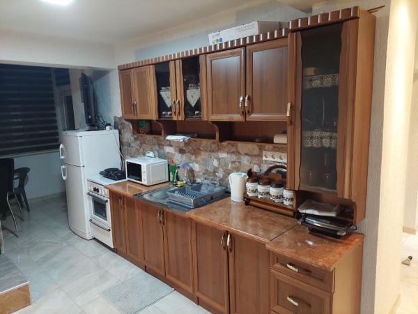Na zdjęciu widoczny jest obiekt L’appartement de la Pyramide du Soleil położony w mieście Visoko.