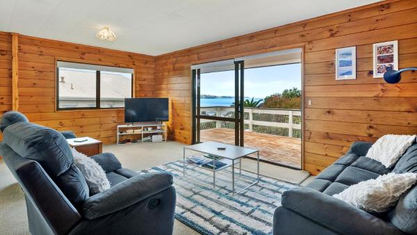 Crystal Clear - Snells Beach Holiday Home - Matakana