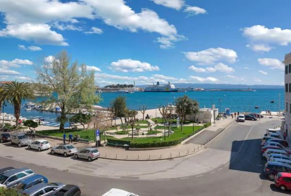Op de foto is het object Our Best Chapter te zien, gelegen in de stad Split.