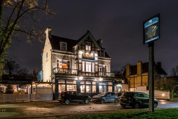 Στη φωτογραφία φαίνεται το αντικείμενο The Crown Inn που βρίσκεται στην πόλη Μπρόμλεϊ.