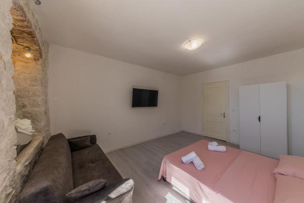 Foto 6: A 1 - spacious apt on the seafront with terrace