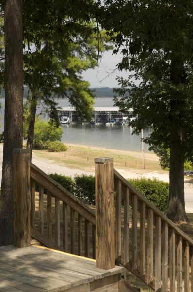 Fotografie 4: GR12 - Mountain Harbor King Guest Room on Lake Ouachita