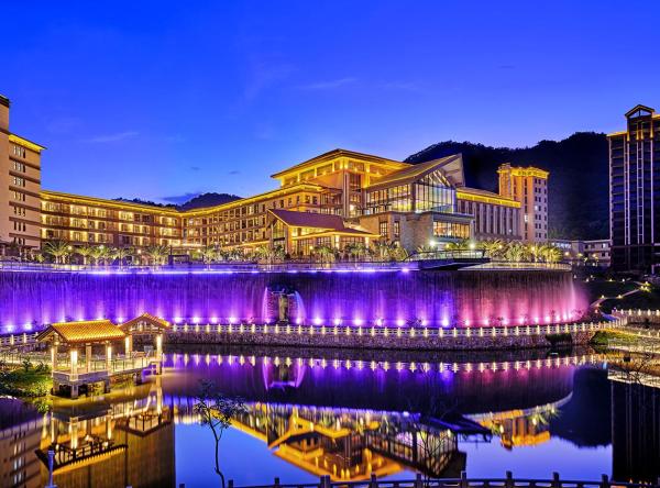 Na fotografii je vidět objekt Regal Palace DeRUCCI Resort nacházející se ve městě Longmen.