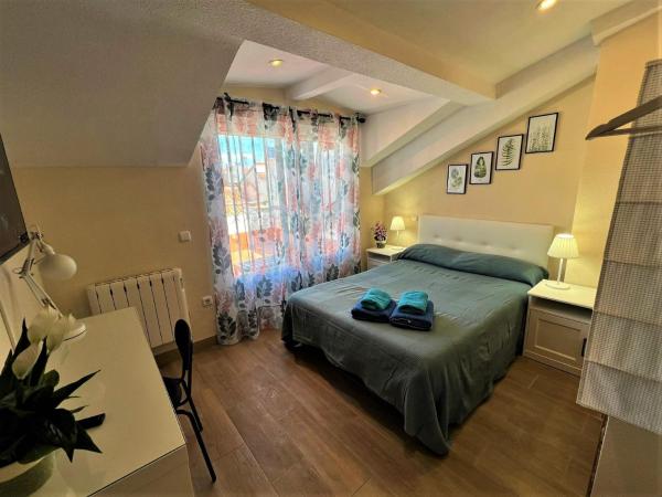 На фото показан объект Rooms San Marcos, расположенный в городе Мадрид.