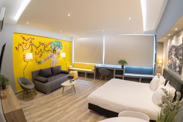 A la foto es mostra l'objecte Connect Studios & Apartments situat a la ciutat de Atenes.