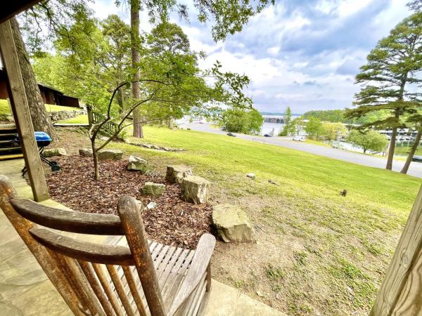 Na fotografii je vidět objekt Mountain Harbor Queen Guest Room on Lake Ouachita nacházející se ve městě Mount Ida.