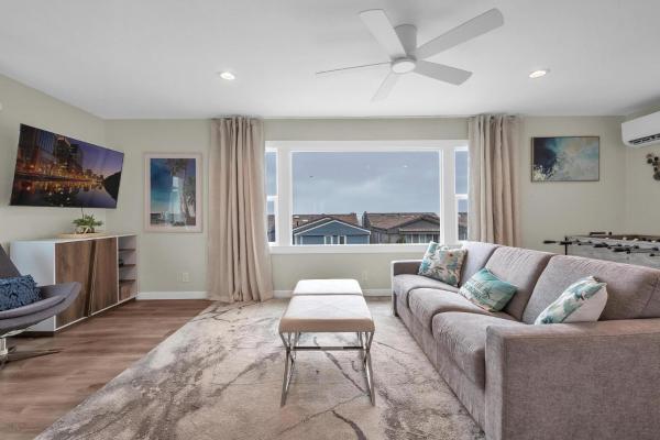 Foto 5: Ocean View 2BD Boutique Retreat, One Block from the Beach, Sleeps 6