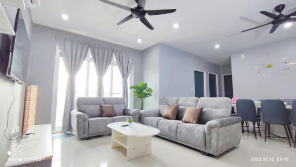 Na fotografii je vidět objekt kakao homestay ipoh town 2parking 3room 10pax wifi nacházející se ve městě Ipoh.
