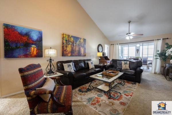 Auf dem Foto ist das Objekt 3 BR Condo - Near the Strip - Jacuzzi Tub - Stairs Required - FREE TICKETS INCLUDED - CH4-5 in der Stadt Branson zu sehen.