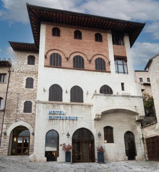 A la foto es mostra l'objecte Hotel Gattapone situat a la ciutat de Gubbio.