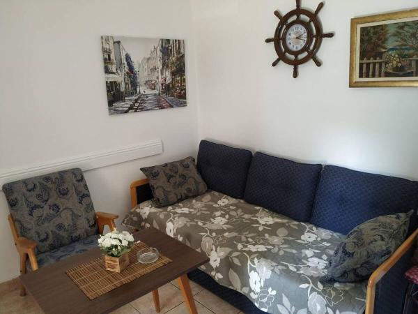 Na fotografii je vidět objekt Apartman Nadja - Sutomore nacházející se ve městě Sutomore.