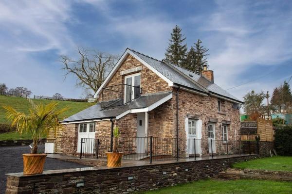 På billedet ses objektet Ty Carreg cottage, Bwlch, Brecon beliggende i byen Llansantffread.