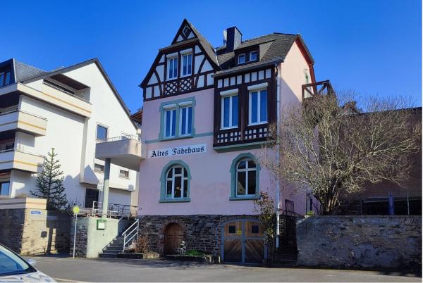Na fotografii je vidět objekt Gästehaus im Alten Fährhaus nacházející se ve městě Cochem.