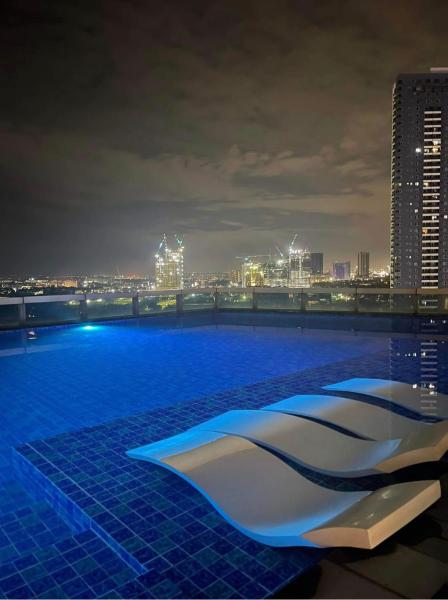 A la foto es mostra l'objecte Fully Furnished 1BR unit in Eastwood Global Plaza situat a la ciutat de Manila.