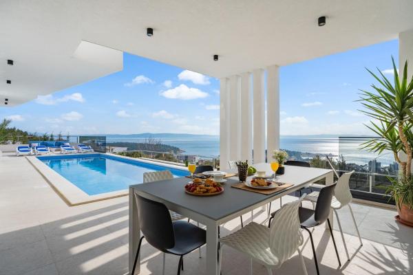Luxury Villa Sagnia, 4 En-suite Bedrooms, Sea Views - Tučepi