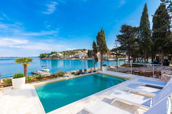 Holiday Home With Swimming Pool - Dugi Otok, Zman - Sali
