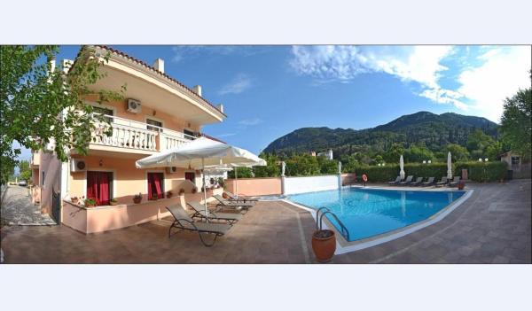 På billedet ses objektet Apartments Corfu Sun Pool Side beliggende i byen Mpenitses.