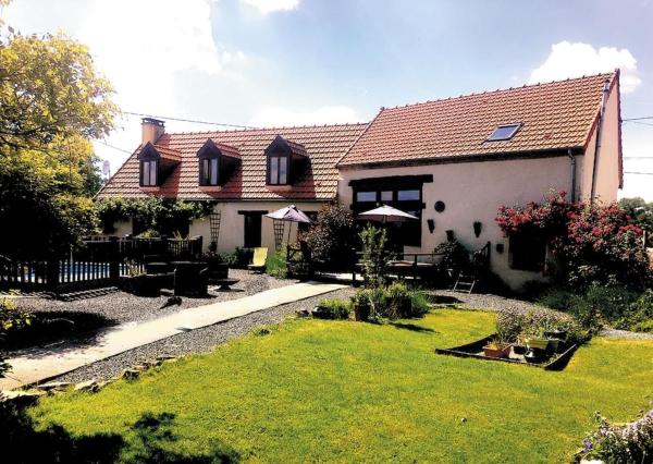 Na fotografii je vidět objekt Ancient Oaks Centre Val-De Loire-Culan nacházející se ve městě Culan.
